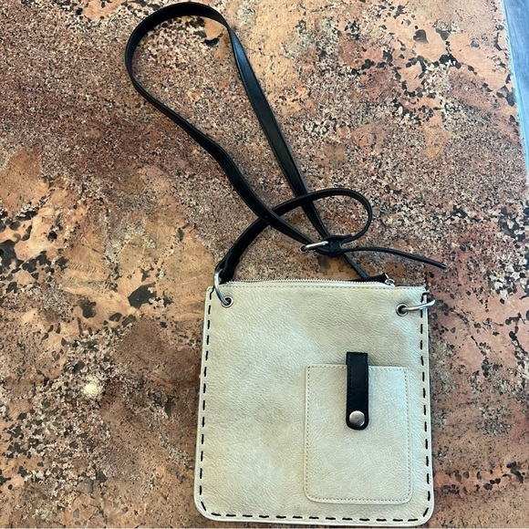 Shiraleah Cream and Black Crossbody Bag - Picture 2 of 12